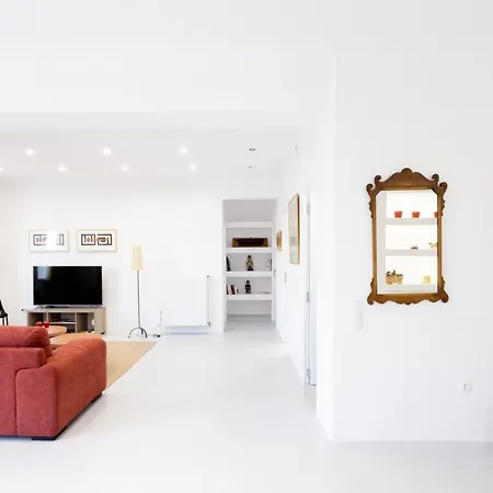 Comfort Sunny Hub With 2 Bdr Apartment *