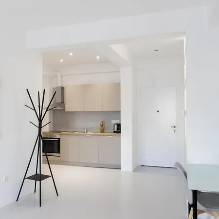 Apartment Comfort Sunny Hub With 2 Bdr Athens